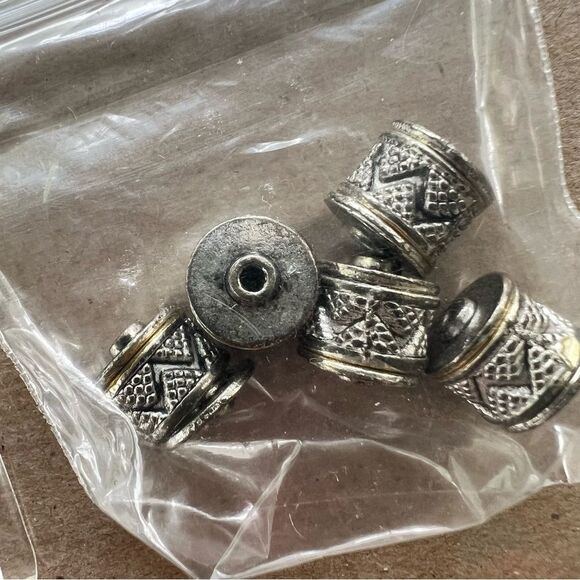 Over 10 Bundles of Assorted Jewelry Making Supplies - Picture 11 of 15